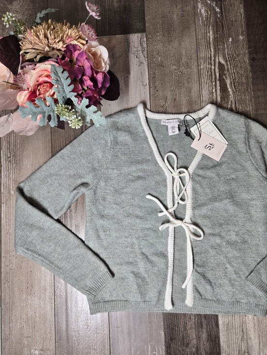 Sincerly Jules Sweaters - NWT Sincerely Jules Gray Knit Tie-Front Cardigan Top – Extra Small